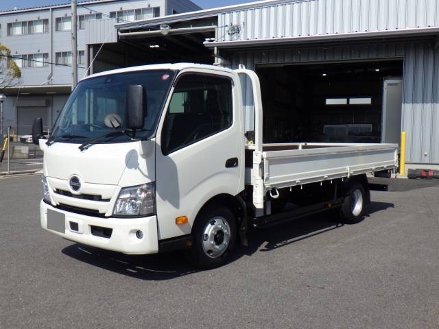 HINO Dutro Flat Body 2RG-XZU712M 2023 672km