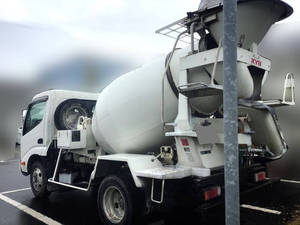 Dutro Mixer Truck_2