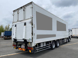 Giga Refrigerator & Freezer Truck_2