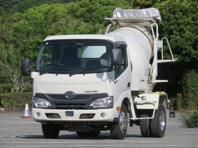 HINO Dutro Mixer Truck TKG-XZU600E 2017 91,000km