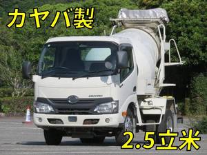 Dutro Mixer Truck_1