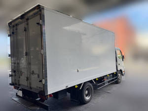 Dutro Refrigerator & Freezer Truck_2