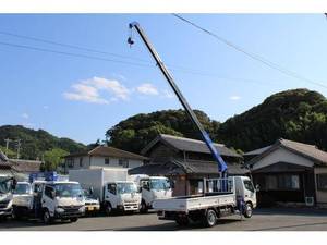 Dutro Truck (With 4 Steps Of Cranes)_2