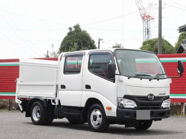 HINO Dutro Double Cab TPG-XZU605M 2017 54,340km