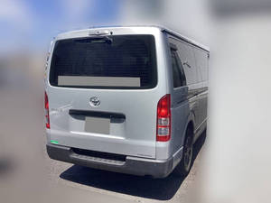 Hiace Box Van_2