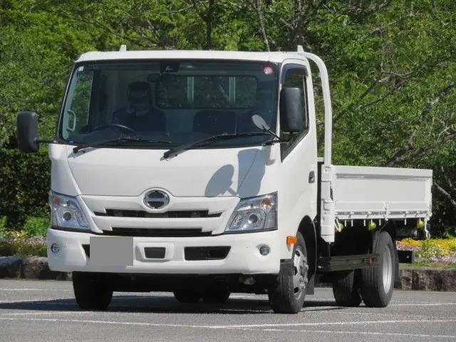 HINO Dutro Flat Body 2RG-XZU712M 2022 43,000km