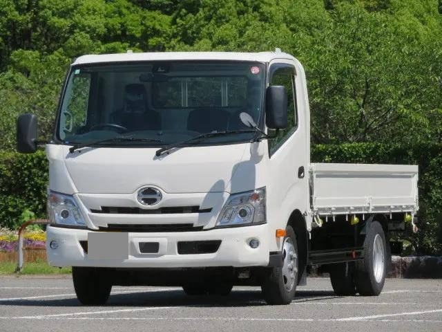 HINO Dutro Flat Body 2RG-XZU710M 2022 33,000km