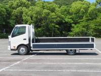 HINO Dutro Flat Body 2RG-XZU710M 2022 33,000km_9