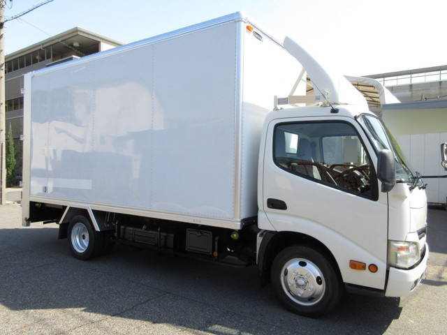 TOYOTA Dyna Aluminum Van TKG-XZU655 2013 128,000km