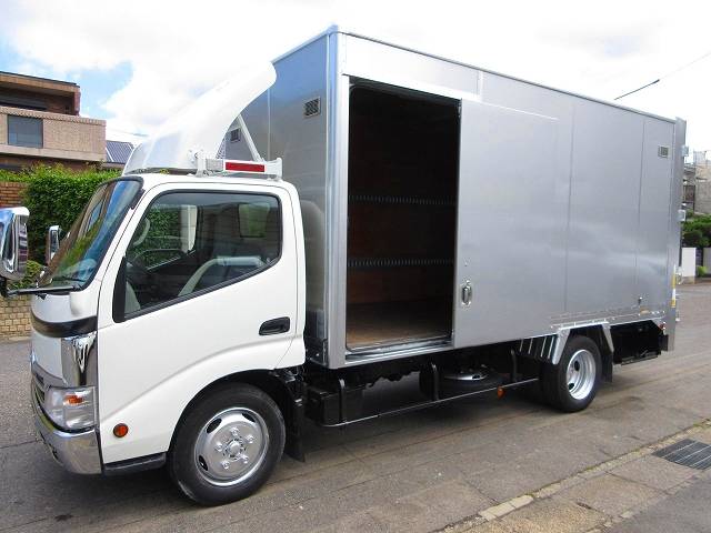 TOYOTA Dyna Aluminum Van BDG-XZU344 2007 123,000km