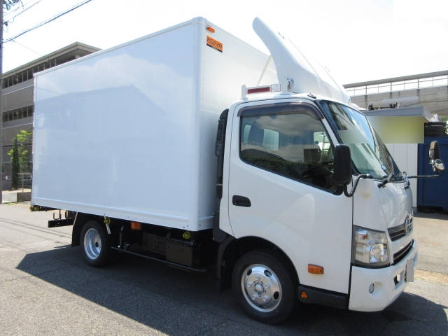 HINO Dutro Reefer Van TKG-XZU700M 2014 113,000km