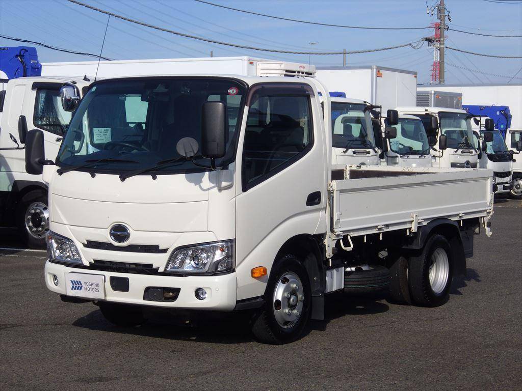 HINO Dutro Flat Body 2RG-XZC605M 2022 19,000km