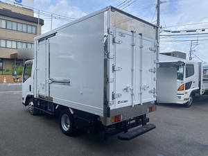 Elf Refrigerator & Freezer Truck_2