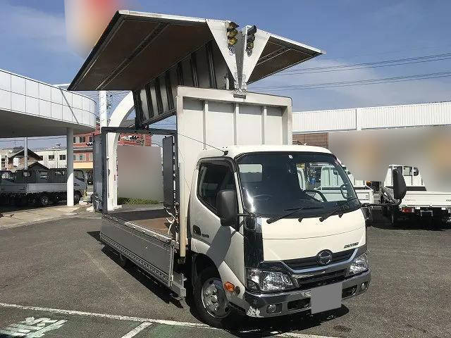 HINO Dutro Aluminum Wing TKG-XZU655M 2017 63,367km