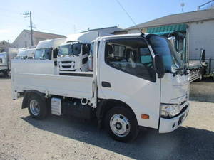 HINO Dutro Flat Body 2RG-XZU605M 2023 5,796km_1