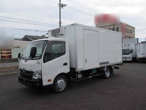 Dyna Refrigerator & Freezer Truck_1