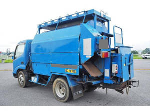 Dutro Chipper Truck_2