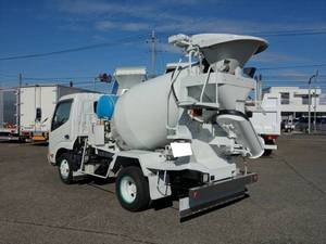 Dutro Mixer Truck_2