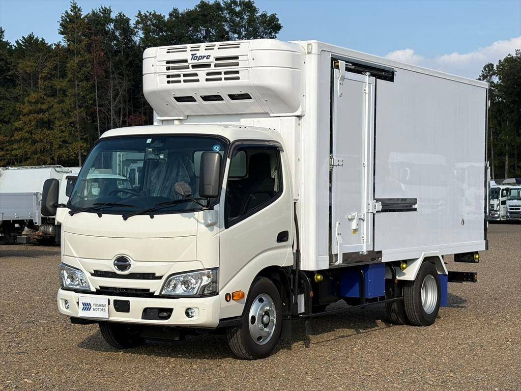 HINO Dutro Refrigerator & Freezer Truck 2RG-XZU655M 2023 1,000km