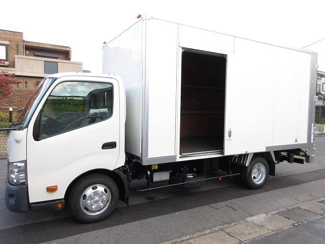 TOYOTA Dyna Panel Van TKG-XZU710 2016 80,000km