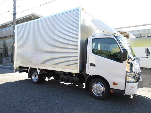 TOYOTA Dyna Aluminum Van SKG-XZU710 2011 220,000km