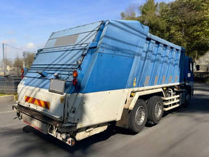 Quon Garbage Truck_2