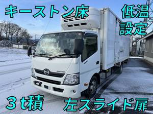 Dutro Refrigerator & Freezer Truck_1