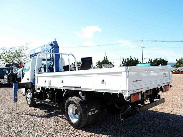 Elf Truck (With 3 Steps Of Cranes)_2