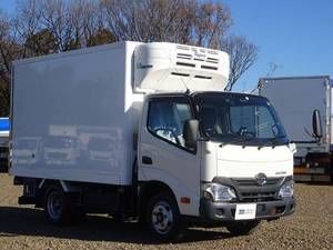 Dutro Refrigerator & Freezer Truck_2