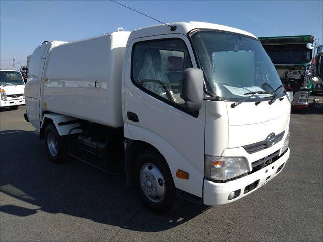 HINO Dutro Garbage Truck TKG-XZU600E 2014 147,000km