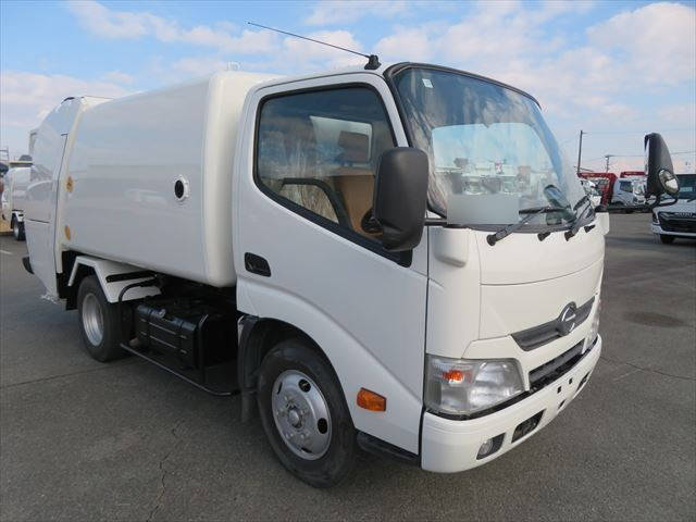 HINO Dutro Garbage Truck TKG-XZU605M 2014 94,000km