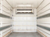 ISUZU Forward Refrigerator & Freezer Truck TKG-FRR90T2 2015 575,000km_18