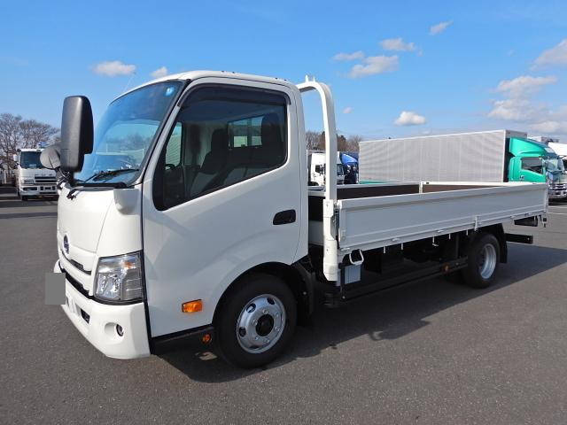 HINO Dutro Flat Body 2RG-XZU712M 2023 1,000km