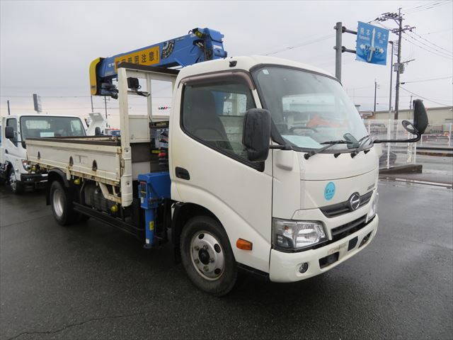 HINO Dutro Truck (With 4 Steps Of Cranes) TKG-XZU650M 2017 85,000km