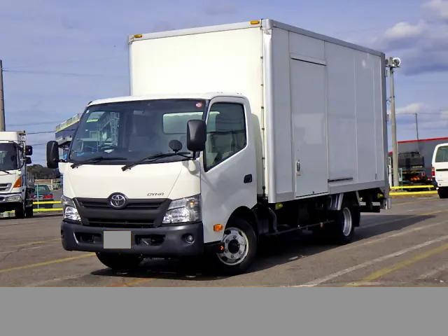 TOYOTA Dyna Panel Van TKG-XZU710 2016 57,000km