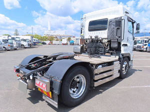 Giga Trailer Head_2