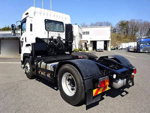 Giga Trailer Head_2