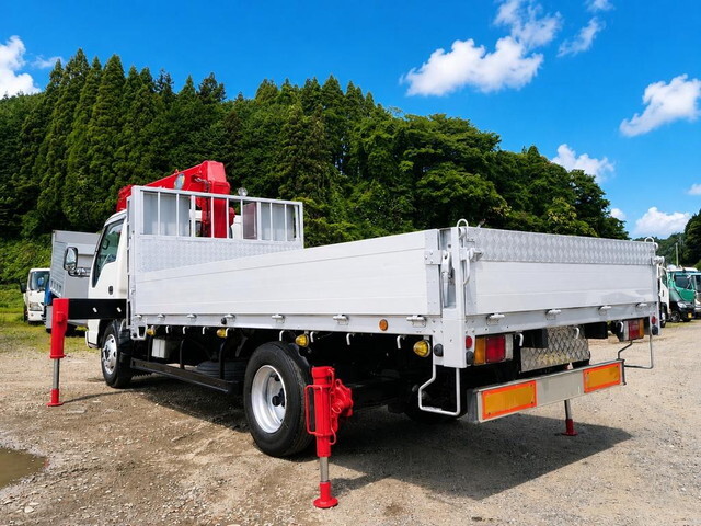Elf Truck (With 6 Steps Of Cranes)_2