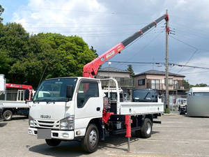 Elf Truck (With 4 Steps Of Cranes)_1