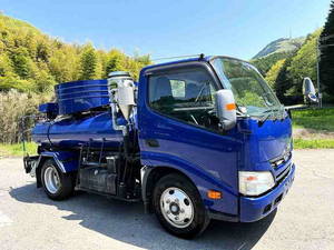 Dutro Vacuum Truck_1