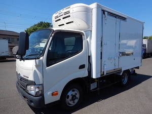 Dutro Refrigerator & Freezer Truck_1
