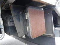 UD TRUCKS Quon Panel Wing QPG-CG5ZA 2016 506,216km_25