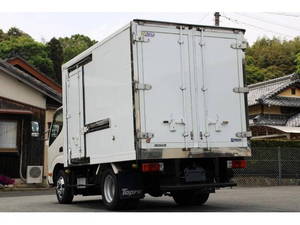 Dutro Refrigerator & Freezer Truck_2