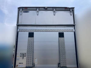 Elf Aluminum Van_2