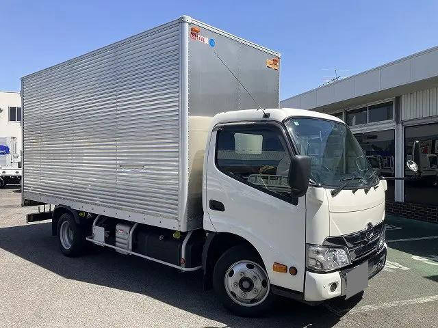 HINO Dutro Aluminum Van 2RG-XZU655M 2022 61,674km