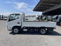 HINO Dutro Flat Body 2RG-XZU605M 2022 3,288km_5