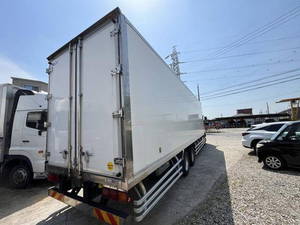 Giga Refrigerator & Freezer Truck_2