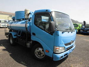 Dutro Vacuum Truck_1