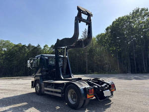 Big Thumb Trailer Head_2