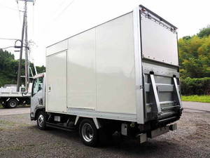 Elf Aluminum Van_2